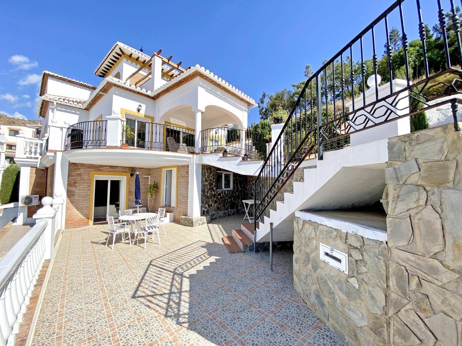 Villa myynnissä Torrox Costa