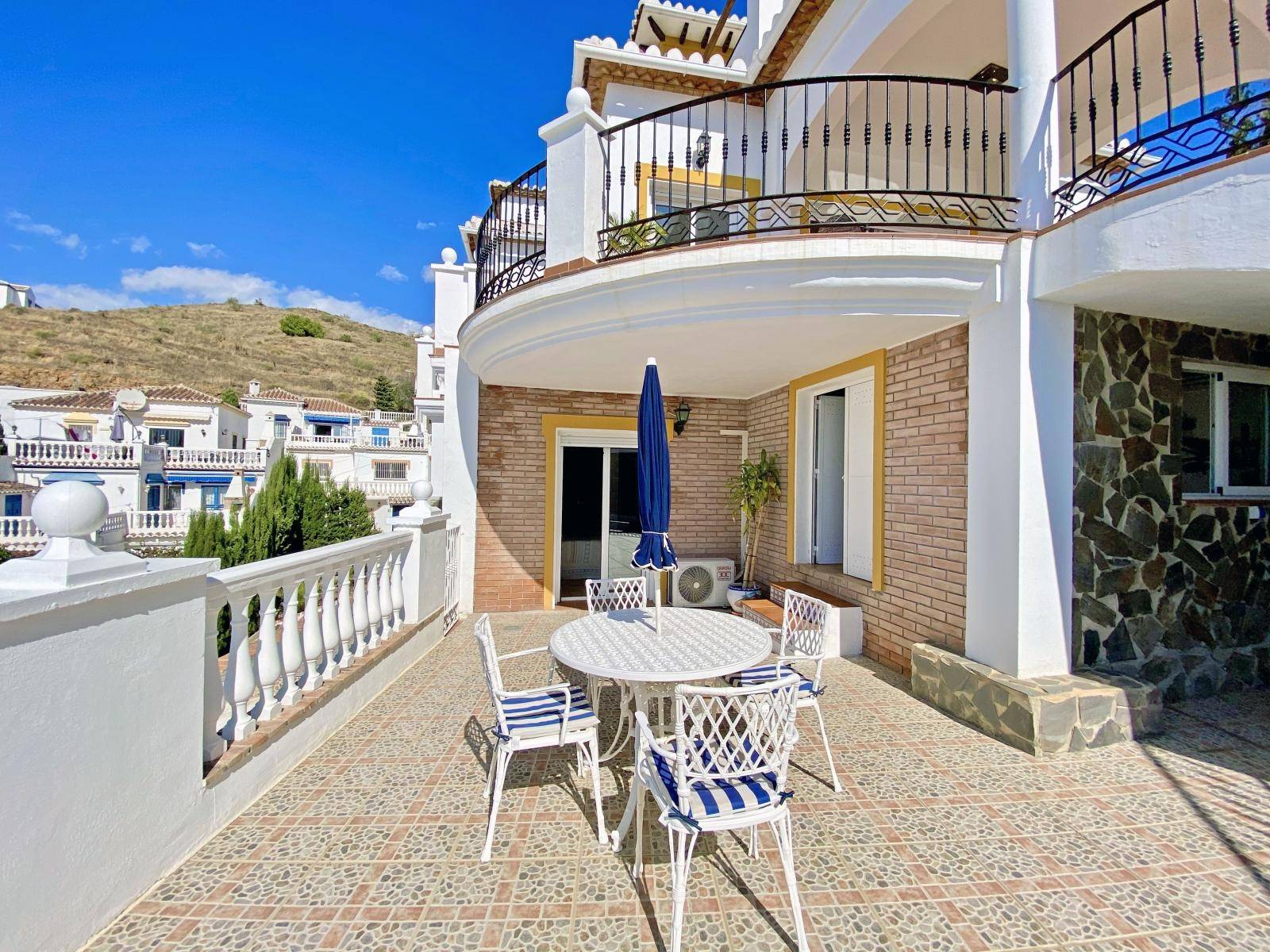 Villa myynnissä Torrox Costa